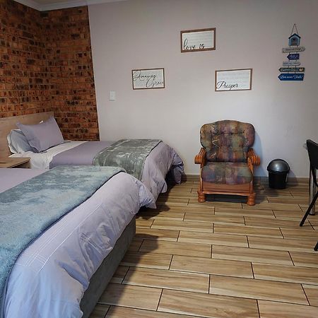 Twins Guest House Astoni Vanderbijlpark Kültér fotó
