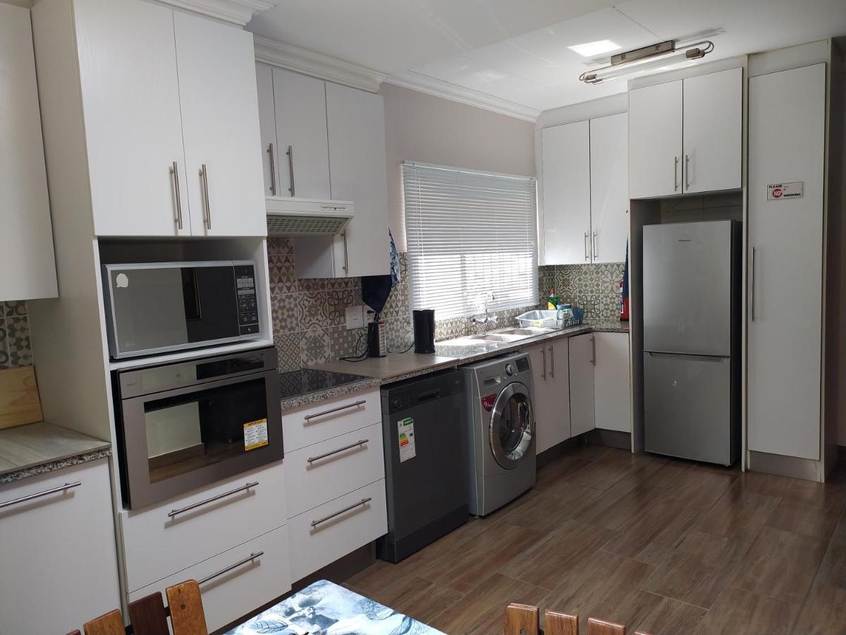 Twins Guest House Astoni Vanderbijlpark Kültér fotó