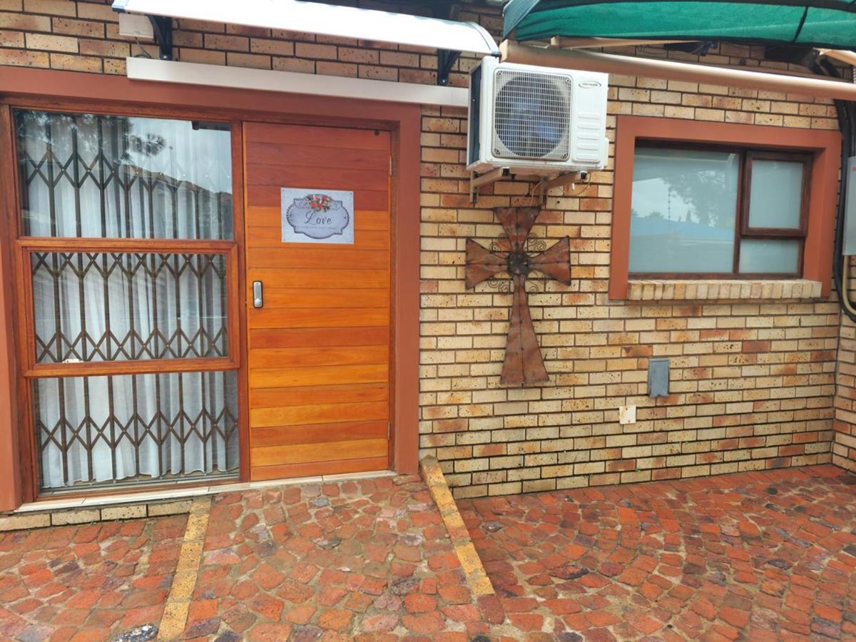 Twins Guest House Astoni Vanderbijlpark Kültér fotó