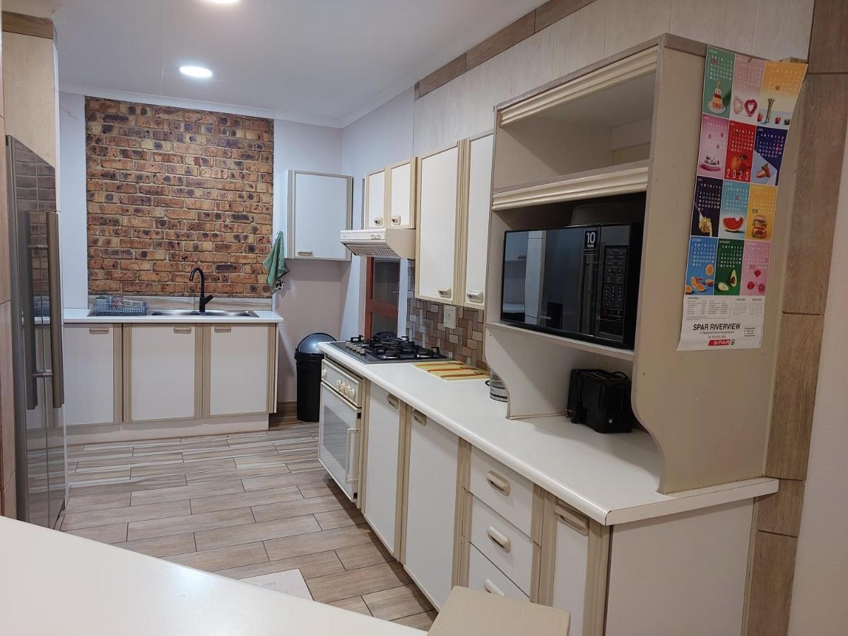 Twins Guest House Astoni Vanderbijlpark Kültér fotó