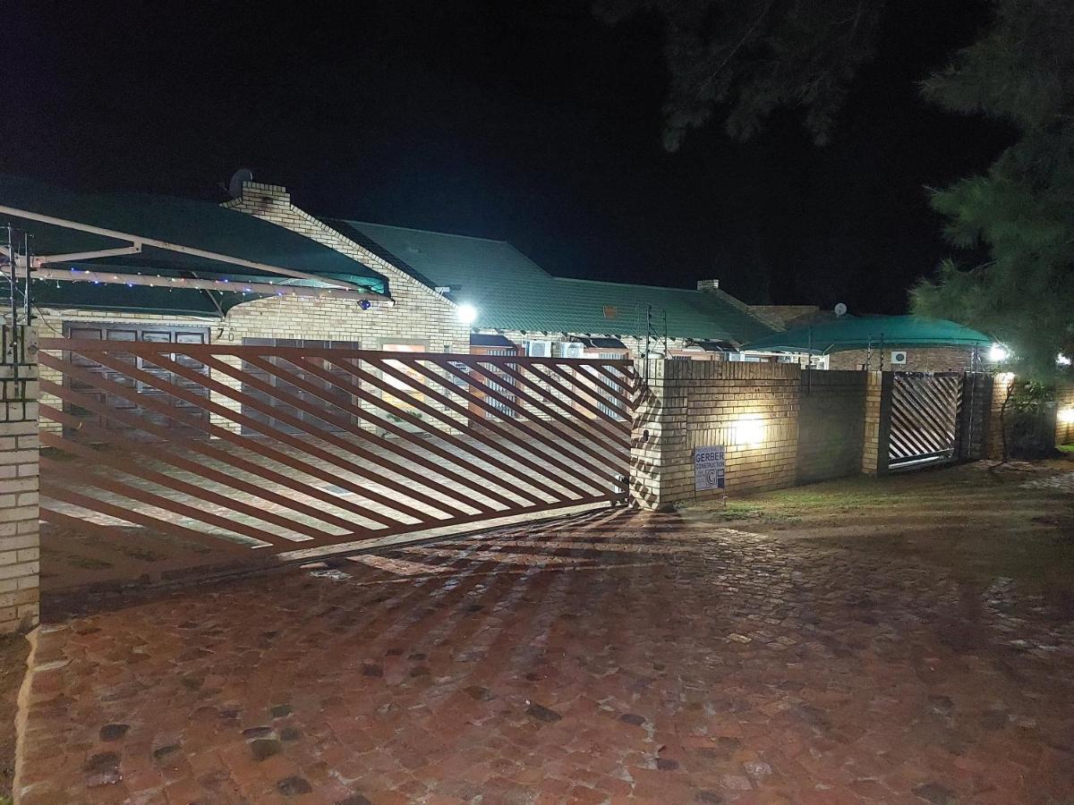Twins Guest House Astoni Vanderbijlpark Kültér fotó