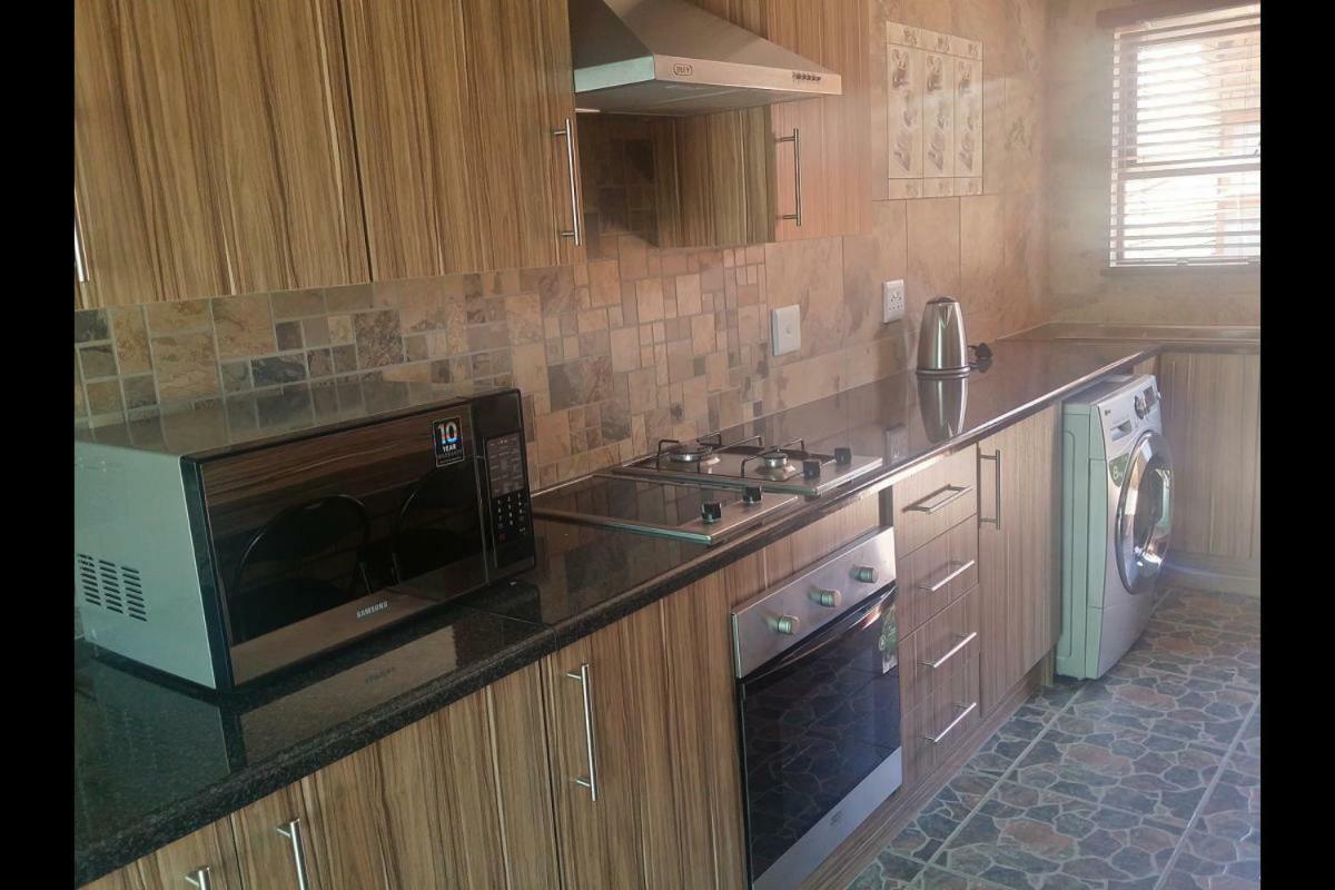 Twins Guest House Astoni Vanderbijlpark Kültér fotó