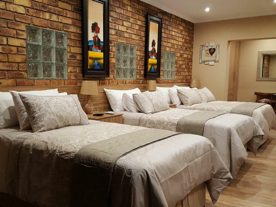 Twins Guest House Astoni Vanderbijlpark Kültér fotó