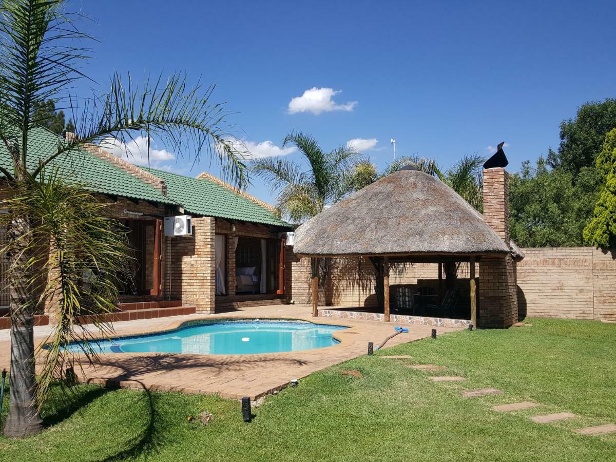 Twins Guest House Astoni Vanderbijlpark Kültér fotó
